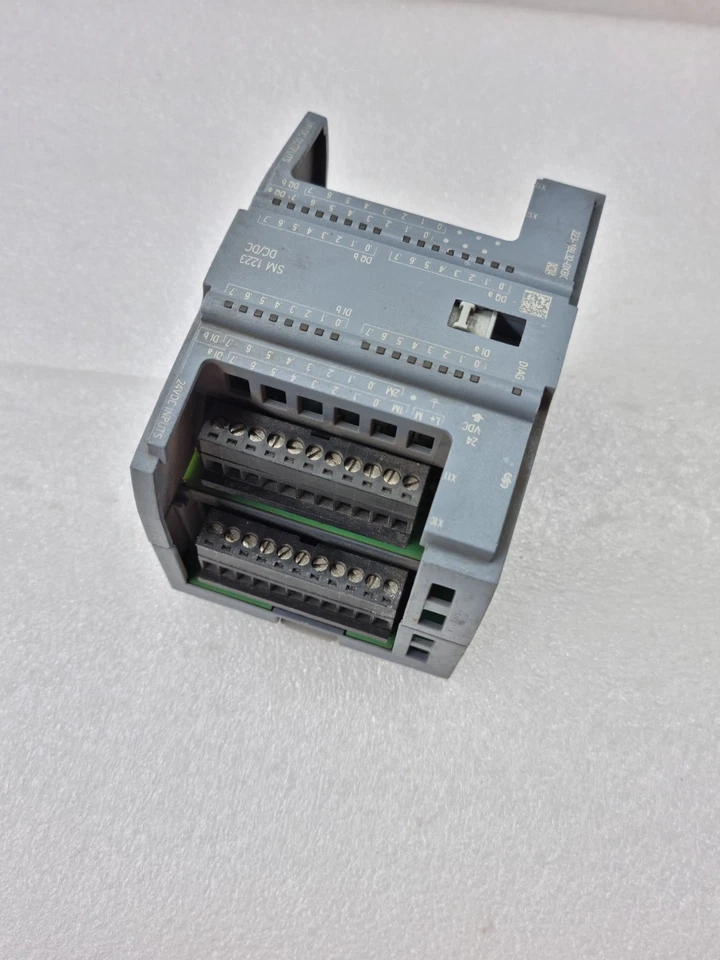 USED SIEMENS 6ES7 223-1BL32-0XB0 SIMATIC S7-1200DIGITAL I/O MODULE SM 1223 DC/DC
